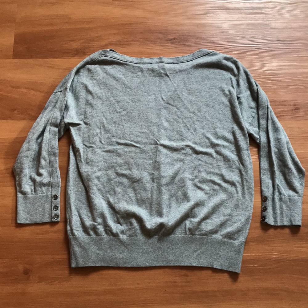 Banana Republic Gray Top. Size Medium - Picture 2 of 4